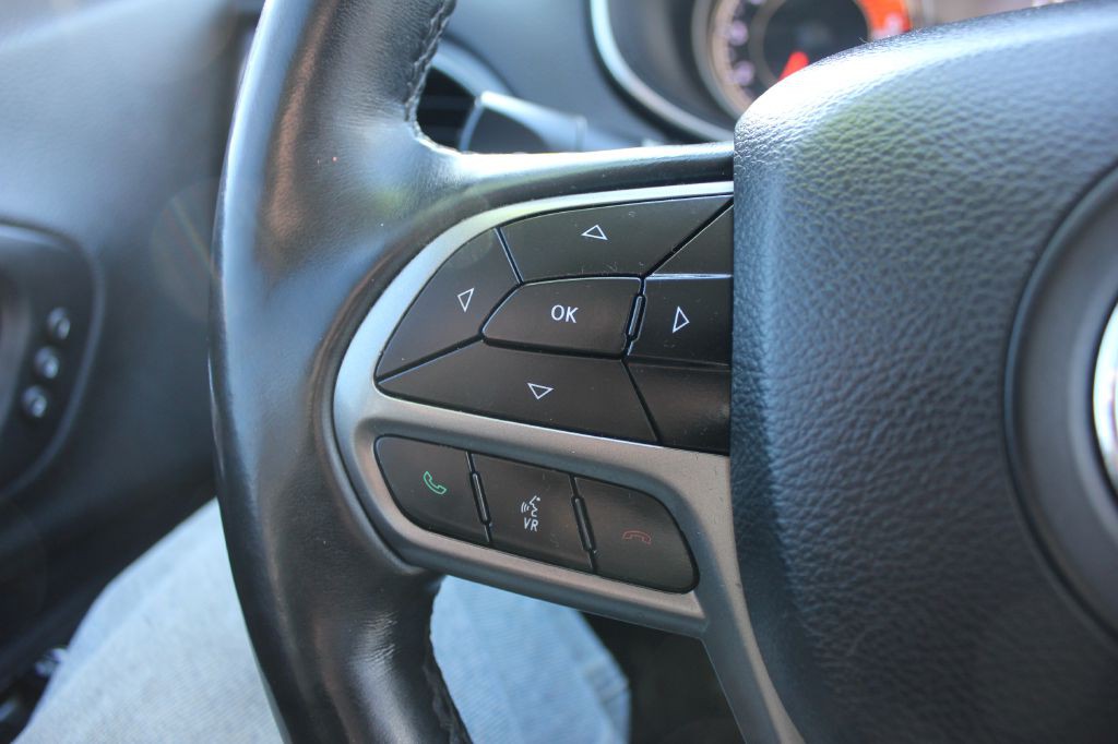 2019 Jeep Cherokee Image 7