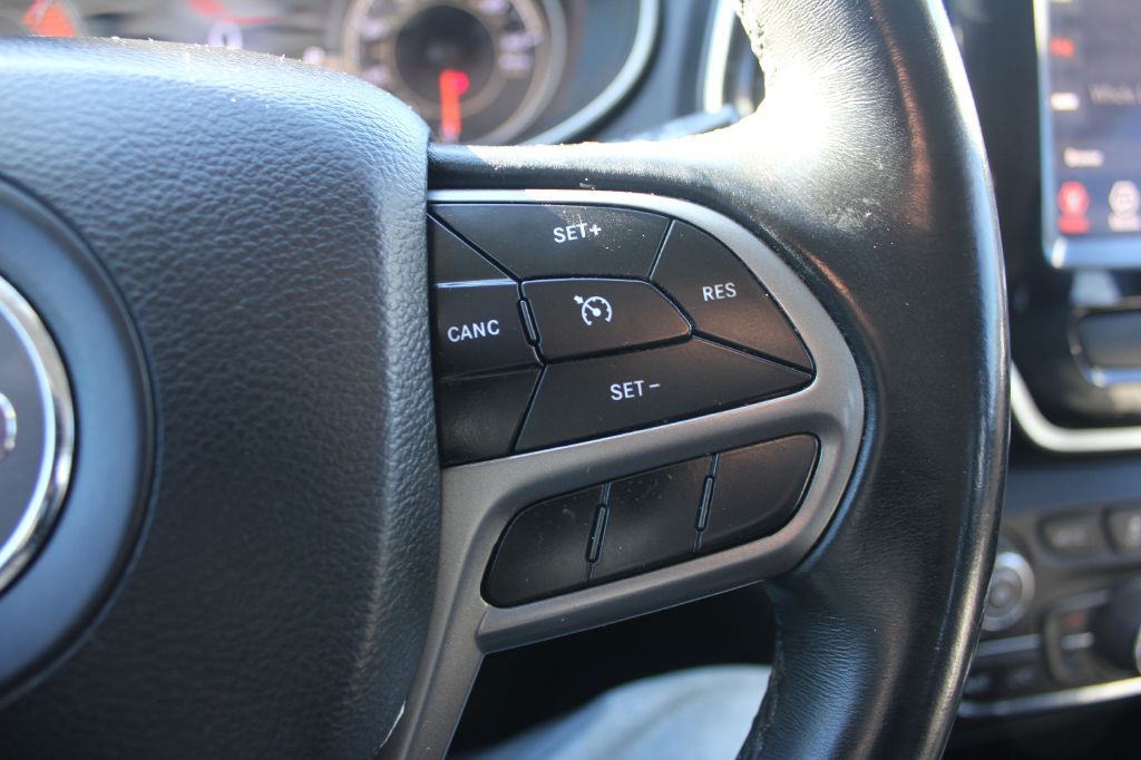 2019 Jeep Cherokee Image 8