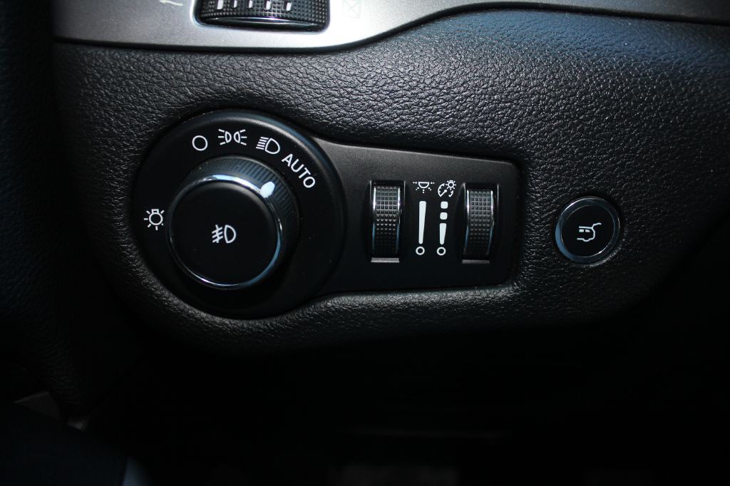 2019 Jeep Cherokee Image 11