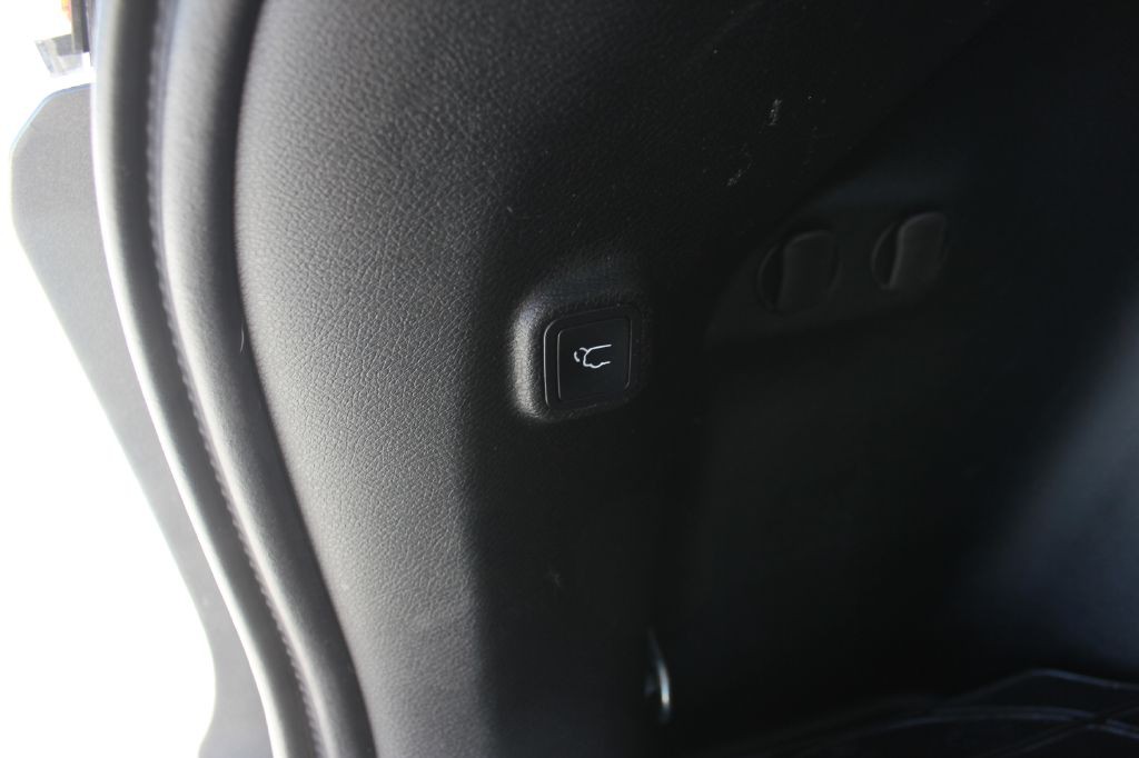 2019 Jeep Cherokee Image 37