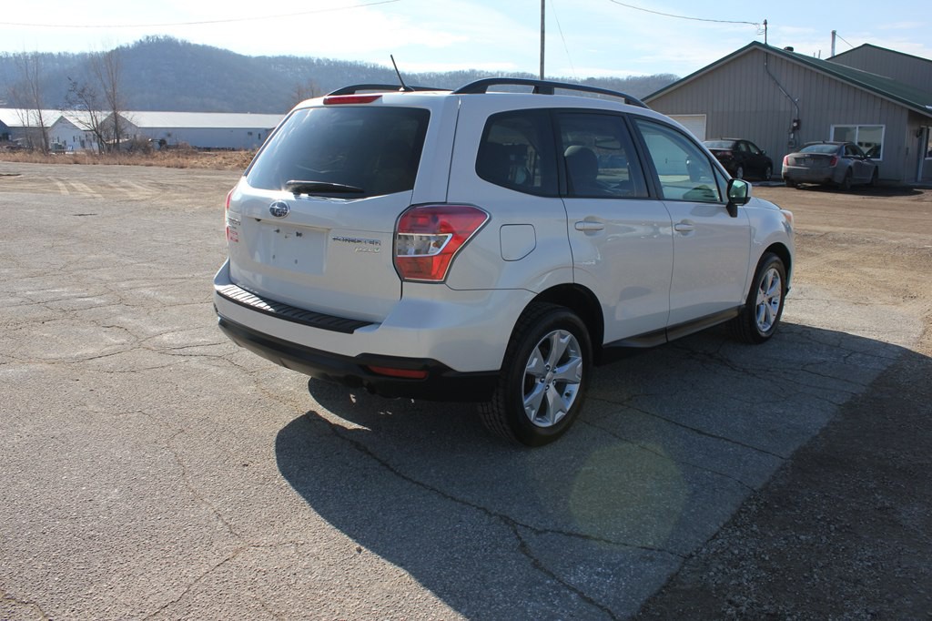 2015 Subaru Forester Image 6