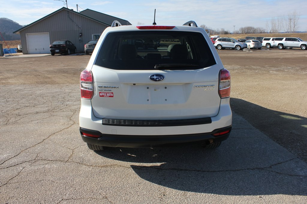 2015 Subaru Forester Image 7