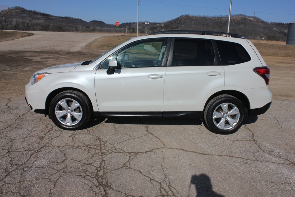 2015 Subaru Forester Image 9