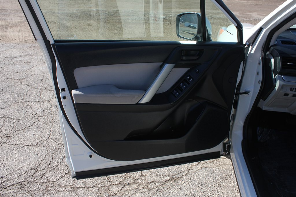 2015 Subaru Forester Image 30