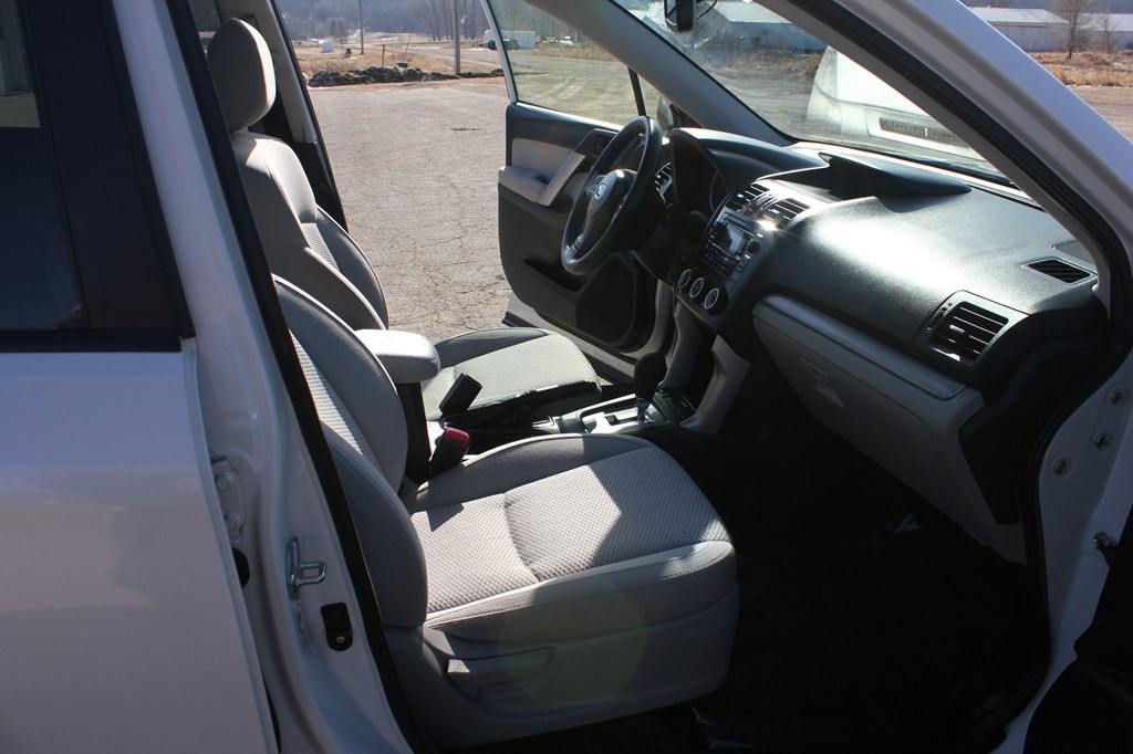 2015 Subaru Forester Image 35