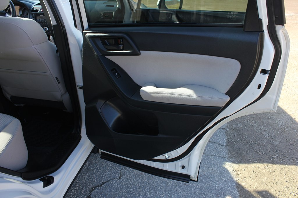 2015 Subaru Forester Image 38