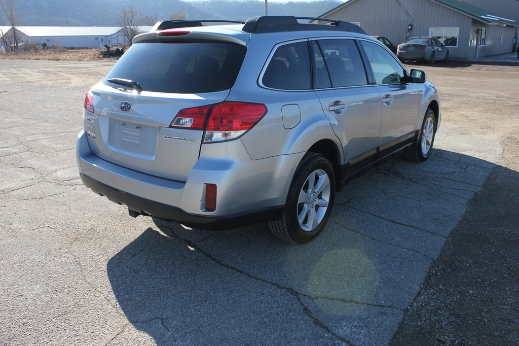 2013 Subaru Outback Image 6