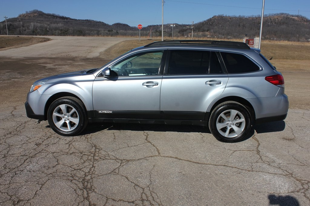 2013 Subaru Outback Image 9