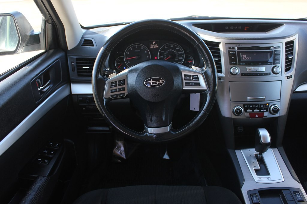 2013 Subaru Outback Image 10