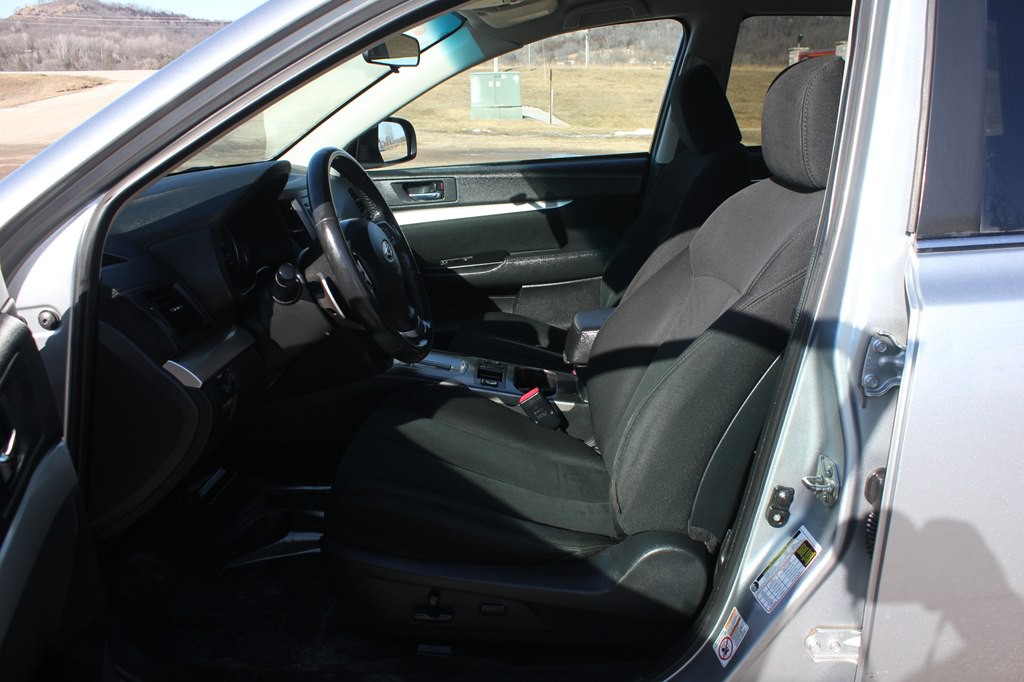 2013 Subaru Outback Image 30