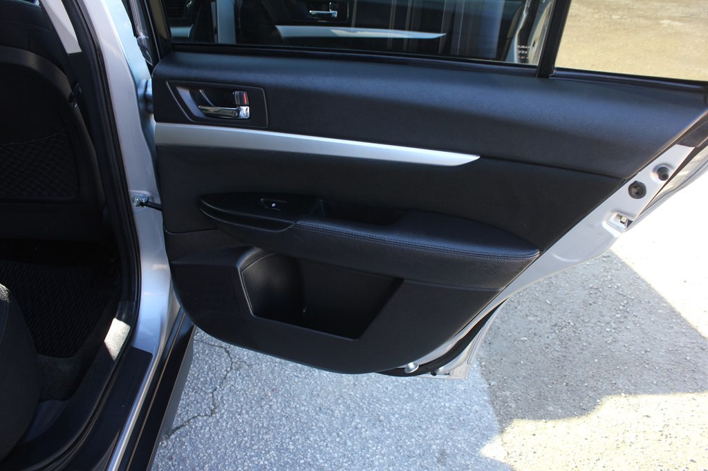 2013 Subaru Outback Image 36