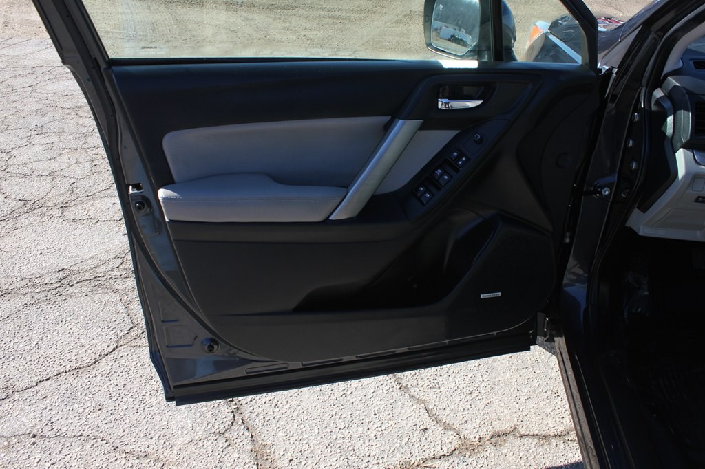 2015 Subaru Forester Image 30