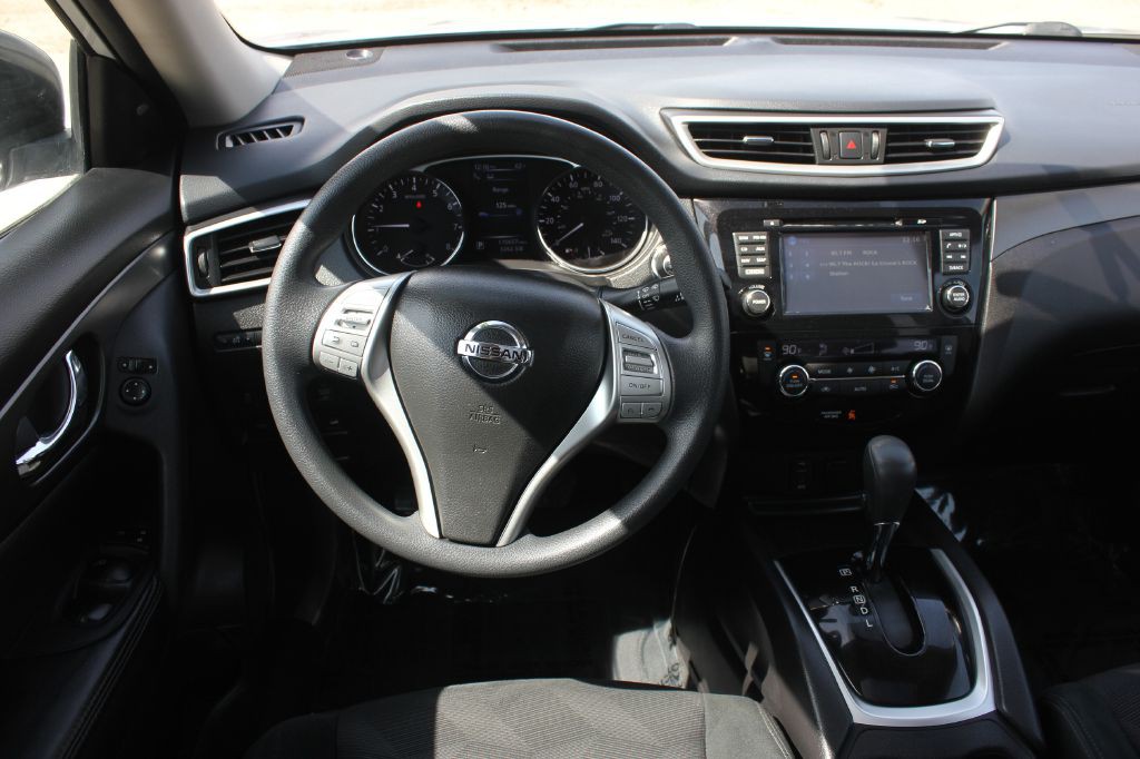 2015 Nissan Rogue Image 10