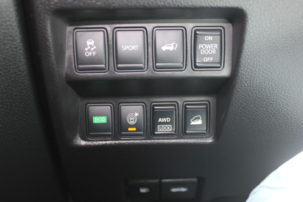 2015 Nissan Rogue Image 17