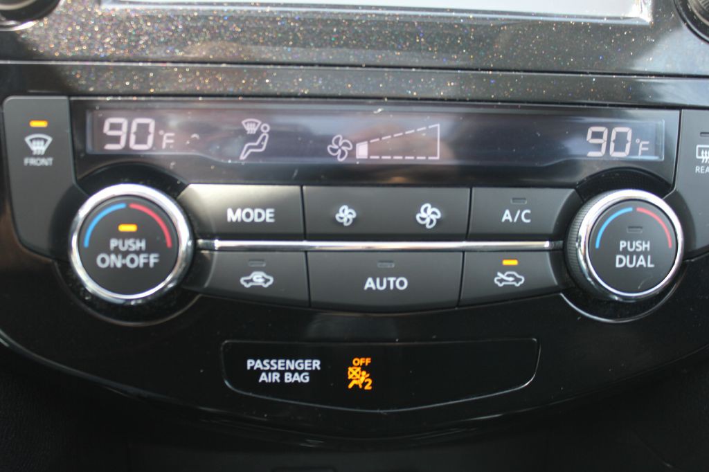 2015 Nissan Rogue Image 19