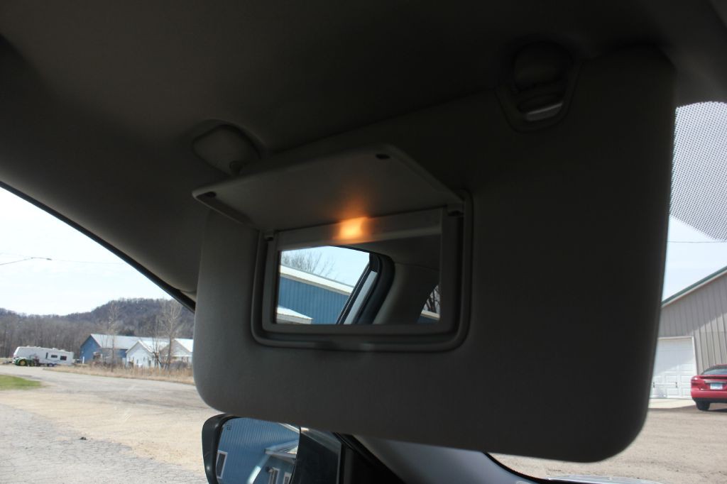 2015 Nissan Rogue Image 27