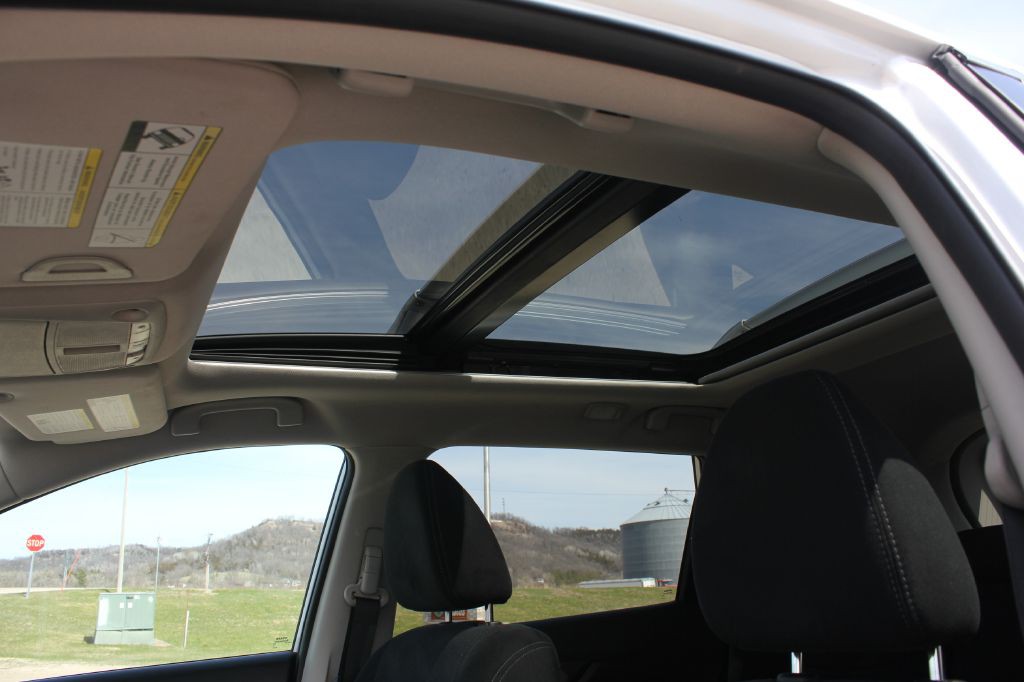 2015 Nissan Rogue Image 28