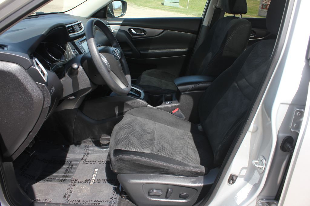 2015 Nissan Rogue Image 31