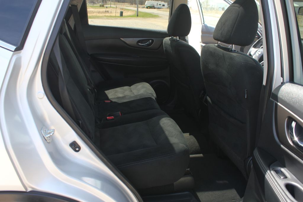 2015 Nissan Rogue Image 38
