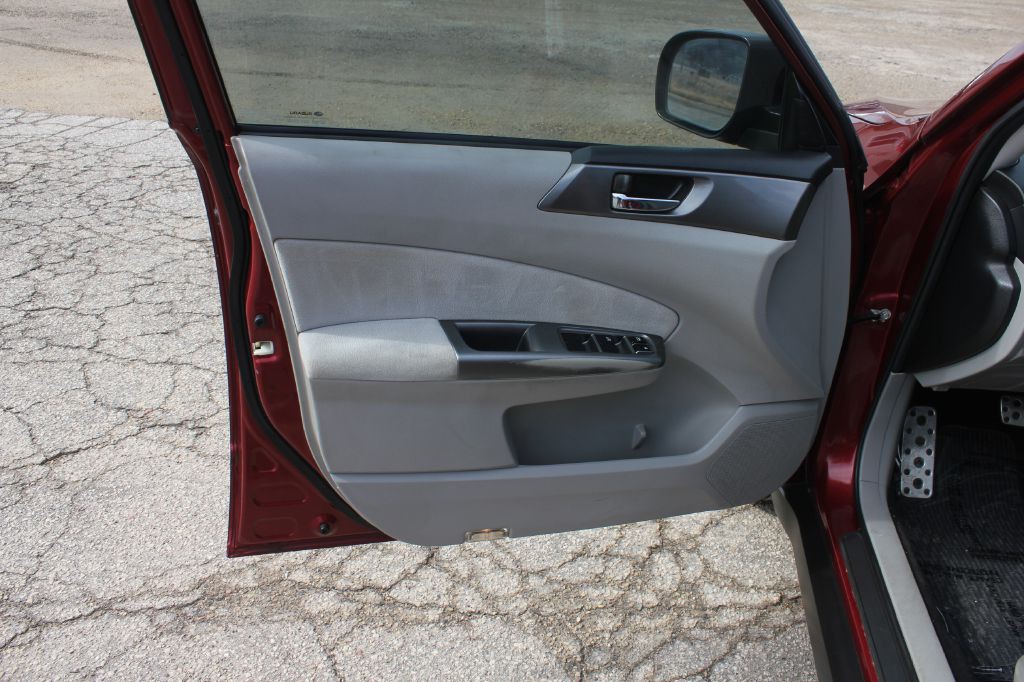 2011 Subaru Forester Image 28