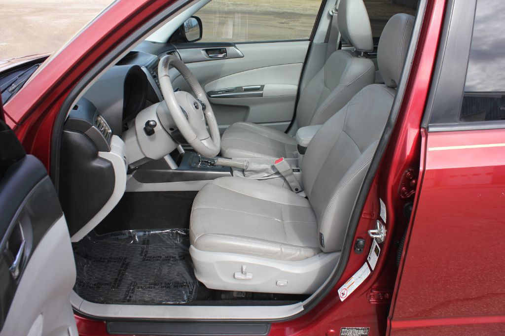2011 Subaru Forester Image 30