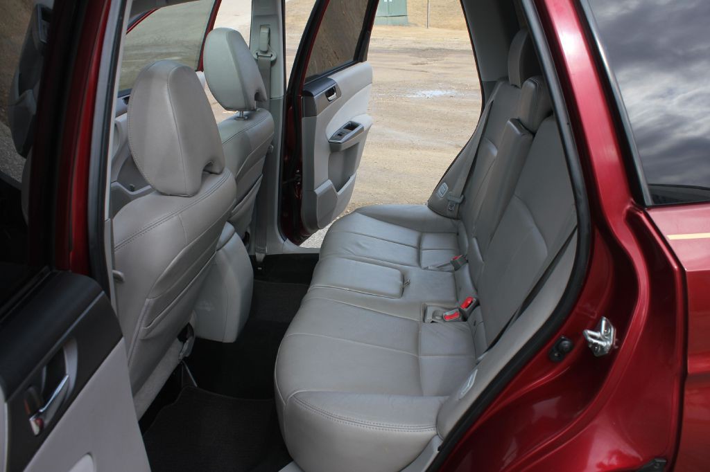 2011 Subaru Forester Image 39