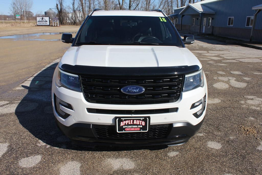 2016 Ford Explorer Image 2