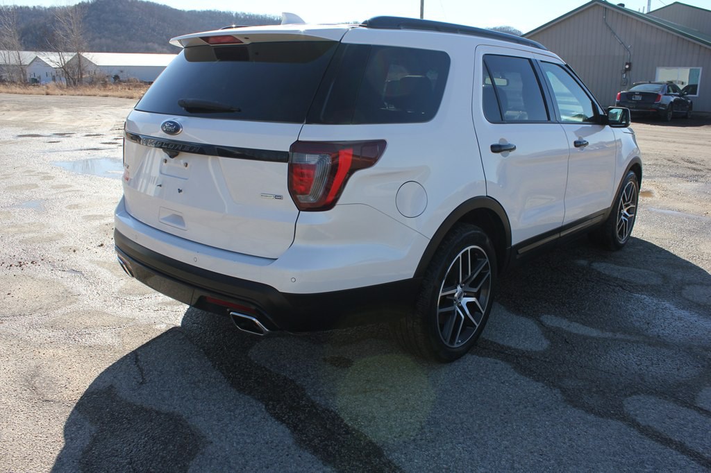 2016 Ford Explorer Image 5