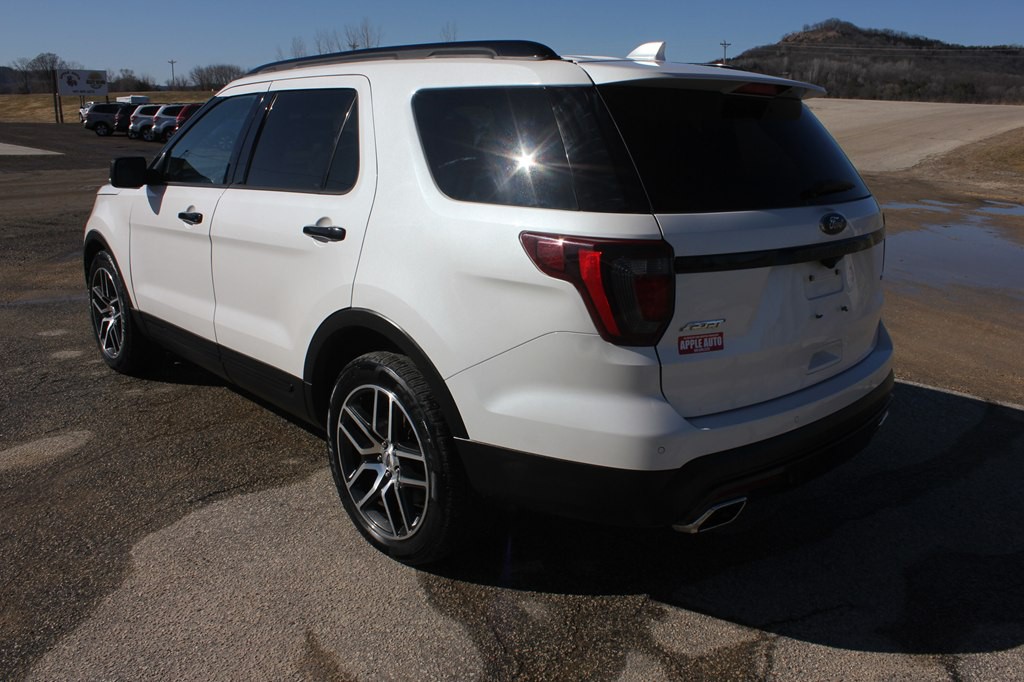 2016 Ford Explorer Image 7