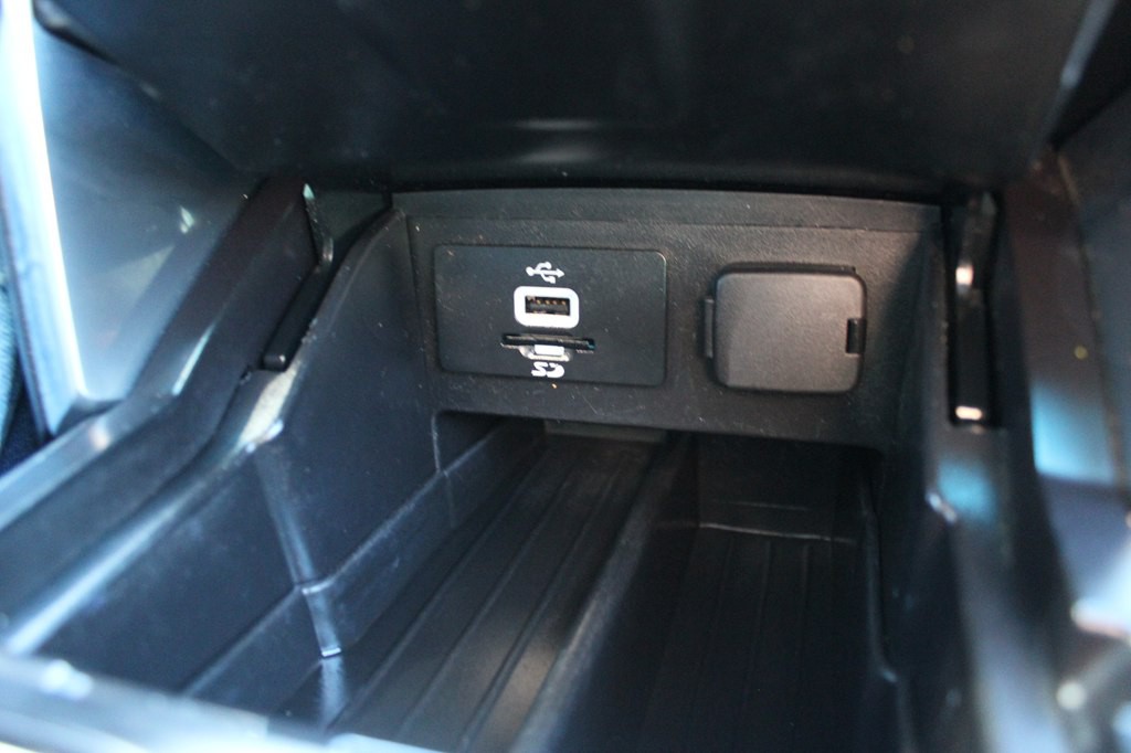 2016 Ford Explorer Image 19