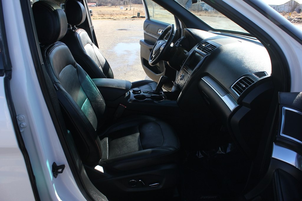 2016 Ford Explorer Image 32