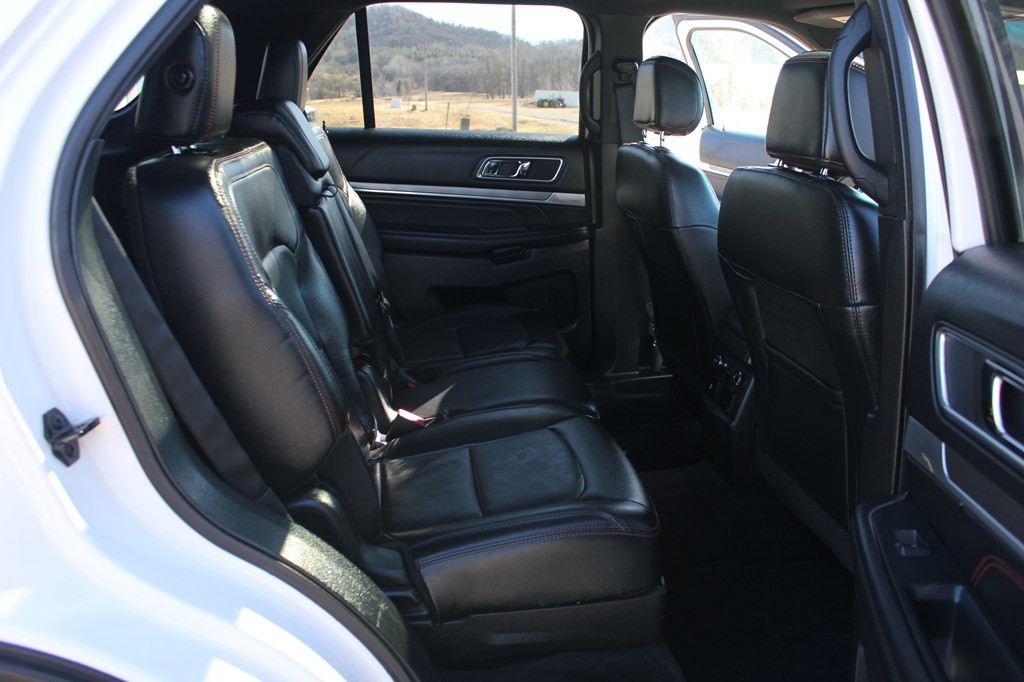 2016 Ford Explorer Image 36