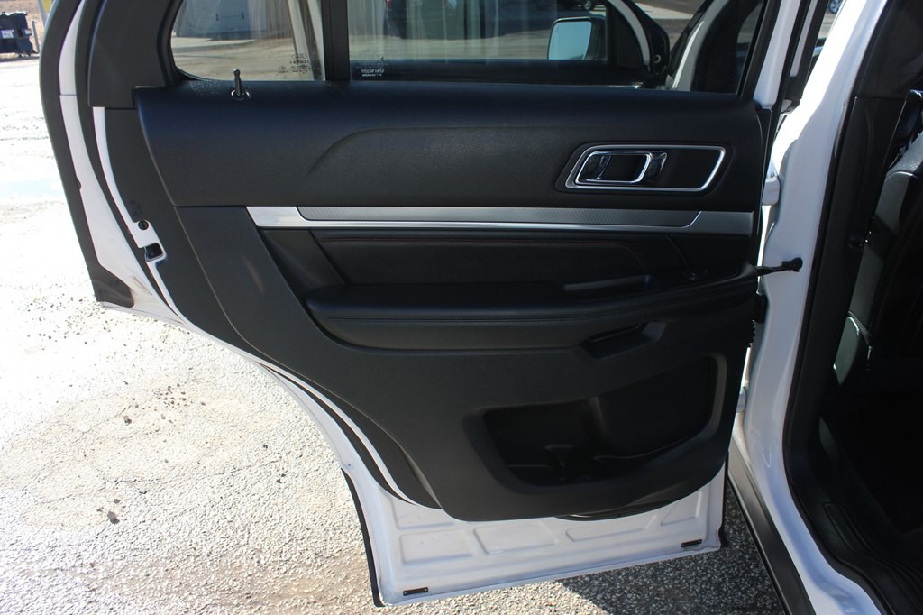 2016 Ford Explorer Image 39