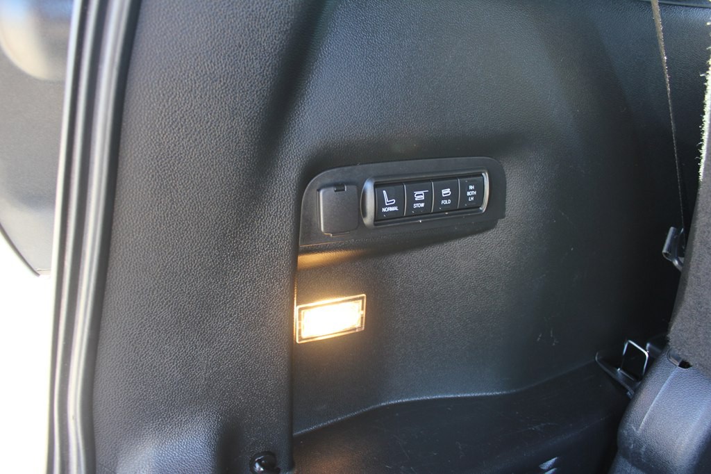 2016 Ford Explorer Image 46