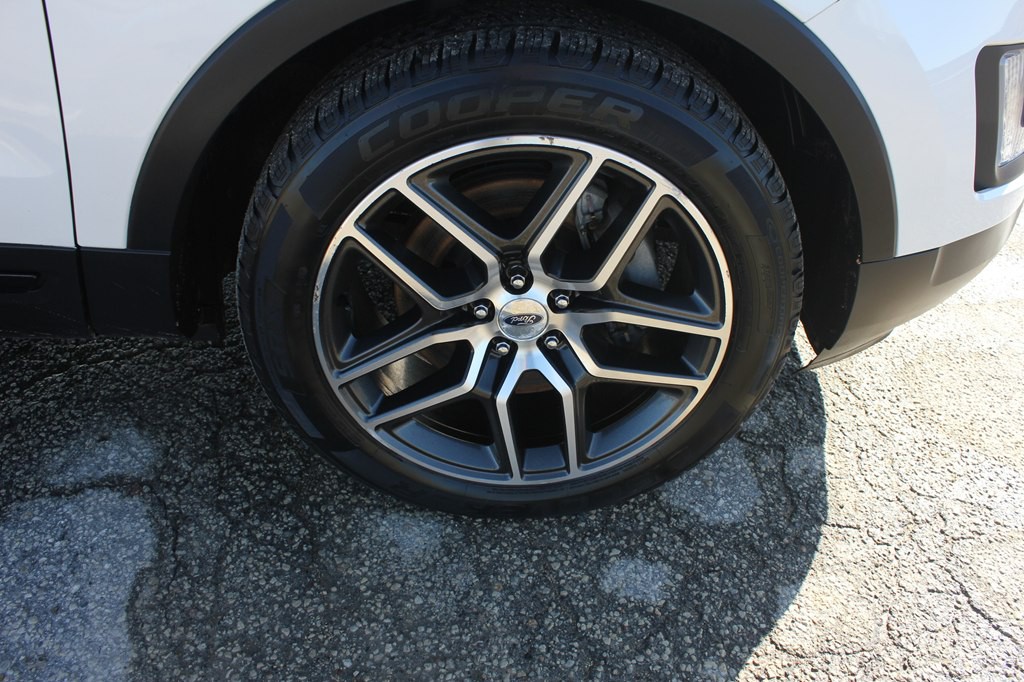 2016 Ford Explorer Image 57