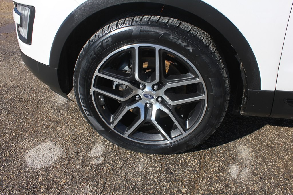 2016 Ford Explorer Image 60