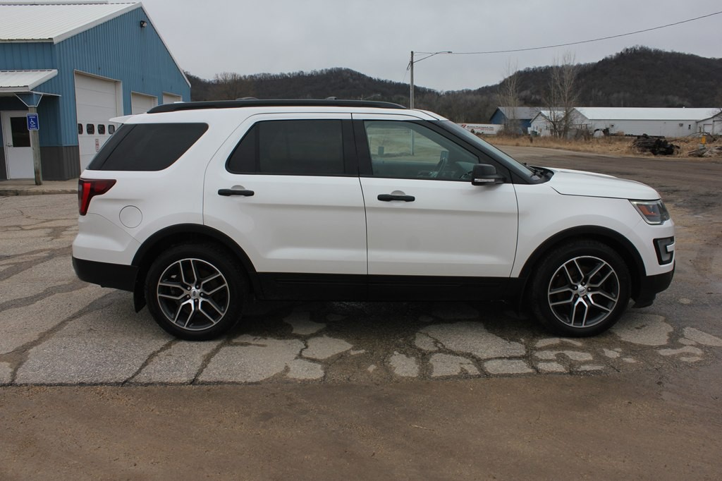2016 Ford Explorer Image 4