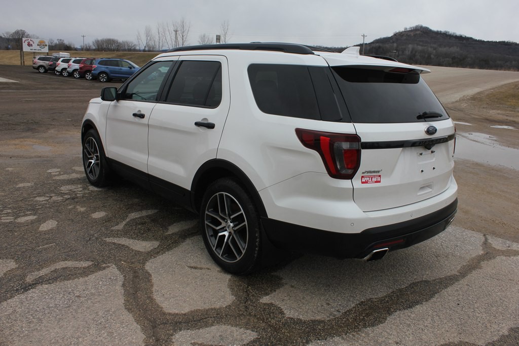 2016 Ford Explorer Image 7