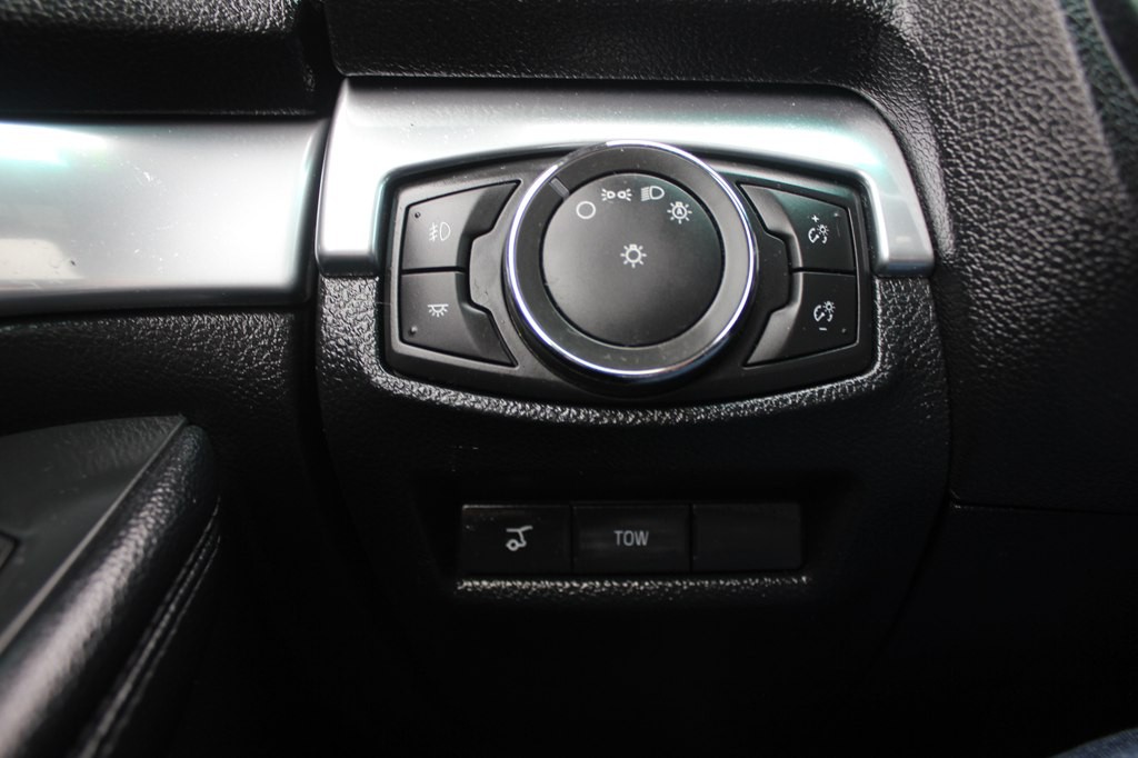 2016 Ford Explorer Image 16