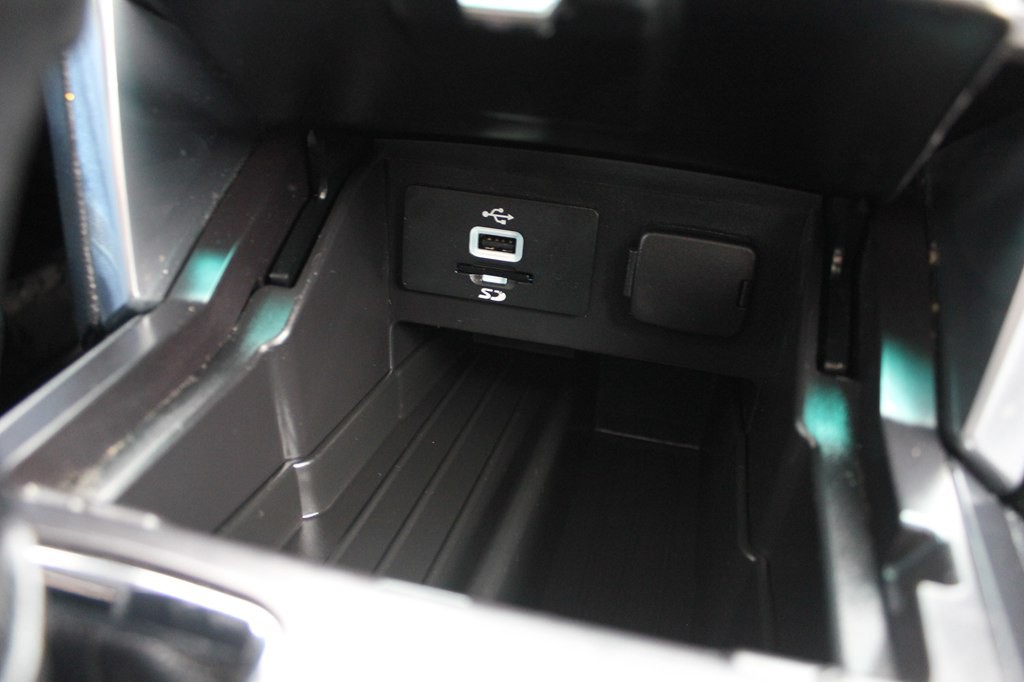 2016 Ford Explorer Image 19