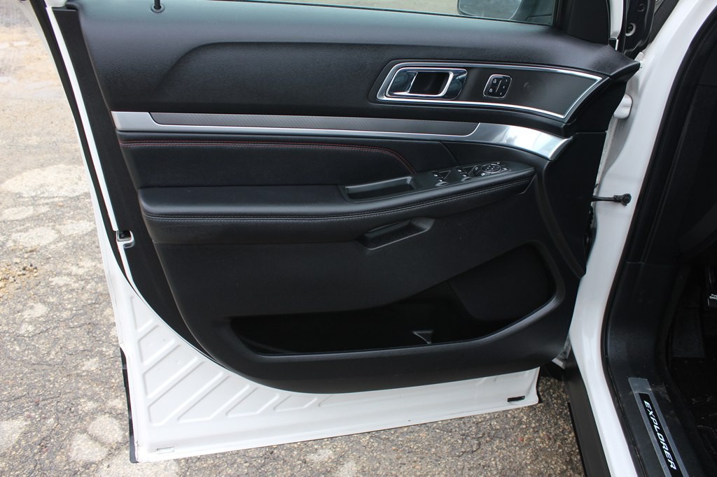 2016 Ford Explorer Image 27