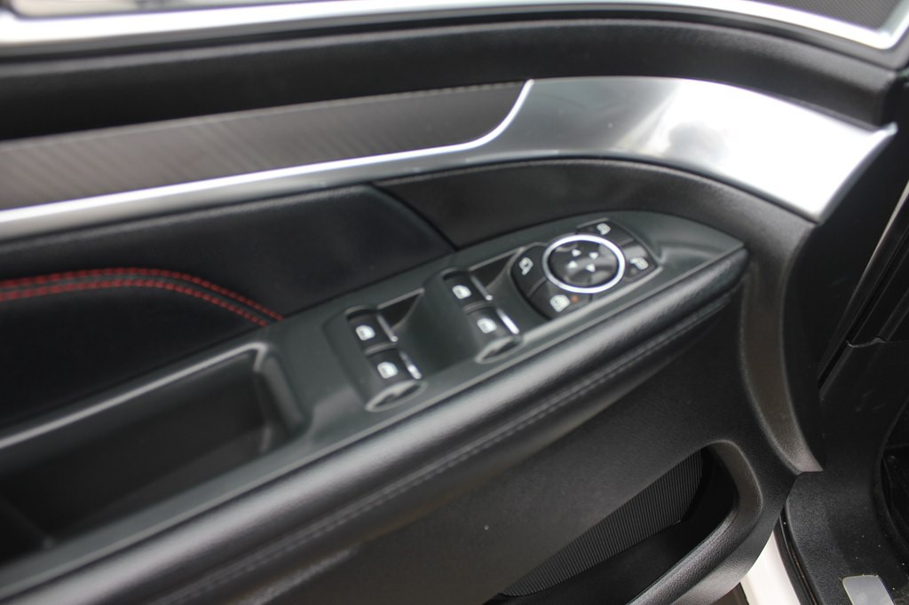 2016 Ford Explorer Image 28