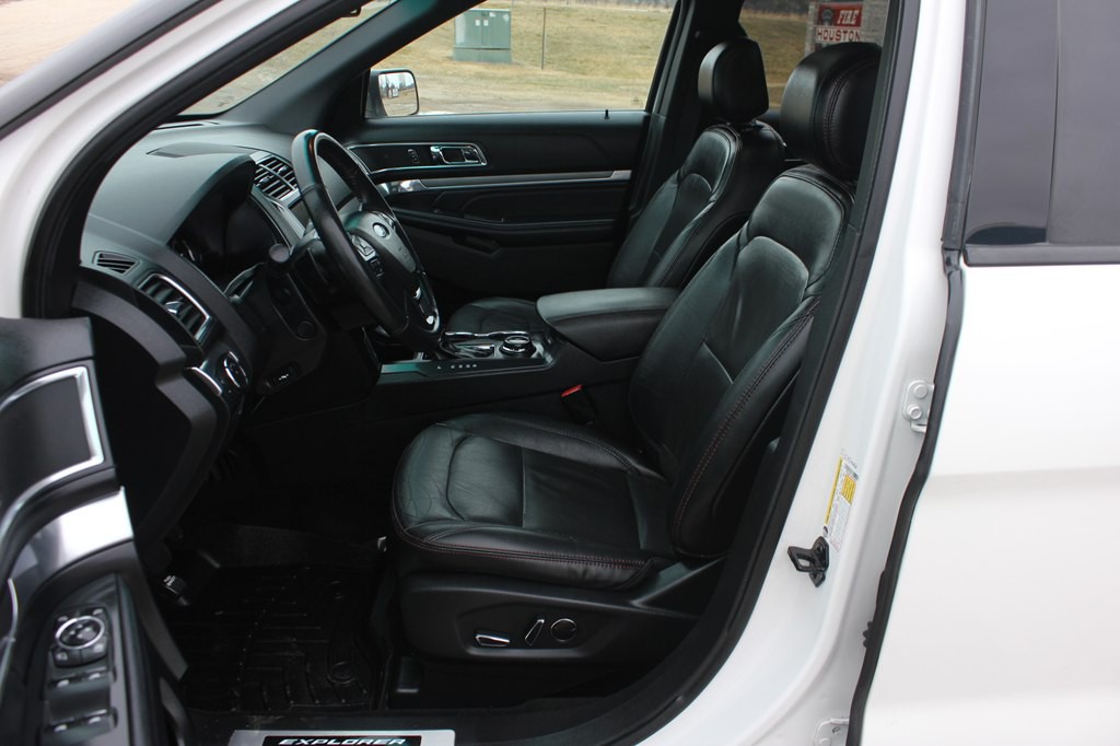 2016 Ford Explorer Image 29