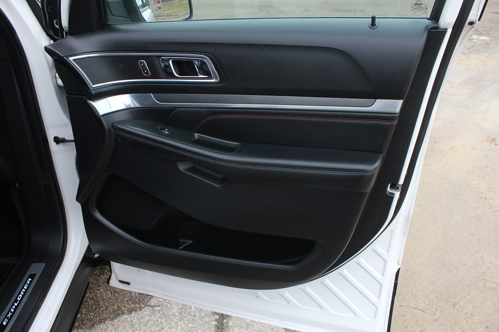 2016 Ford Explorer Image 31