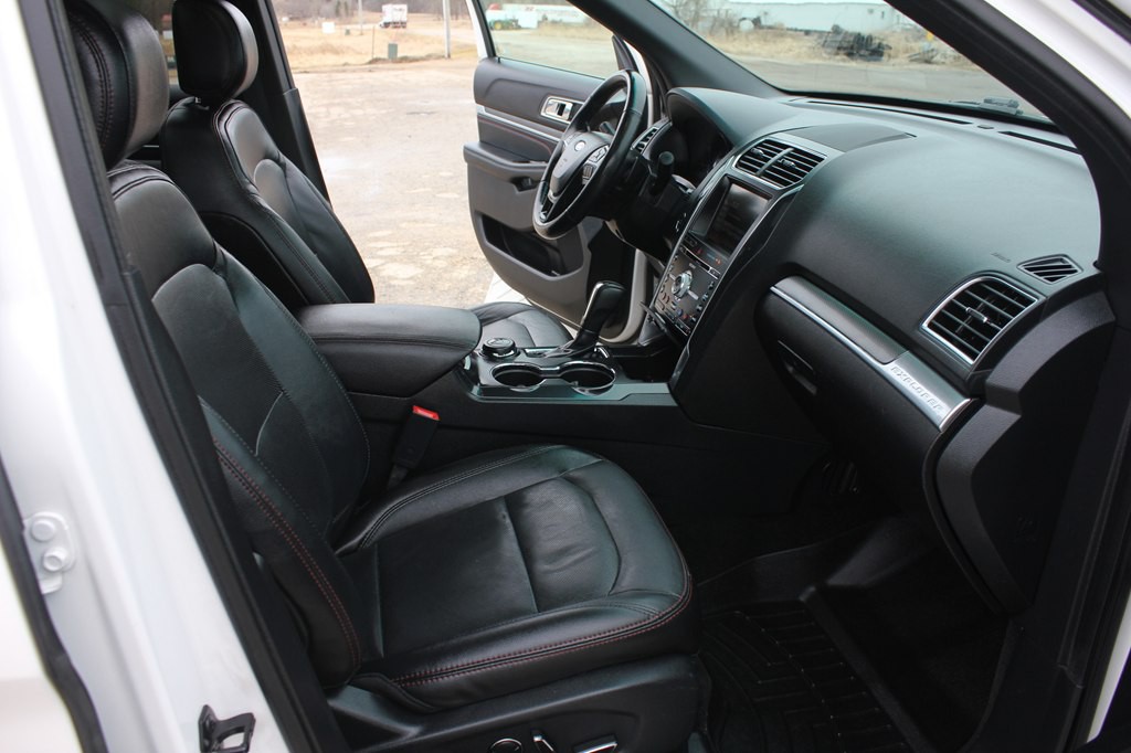 2016 Ford Explorer Image 32