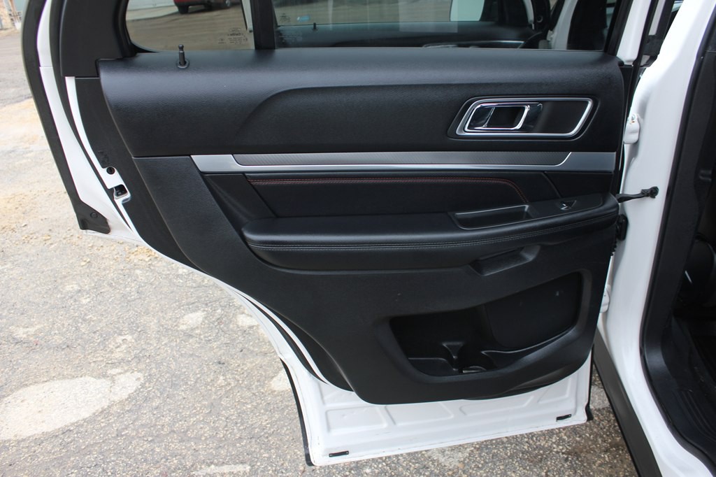 2016 Ford Explorer Image 38