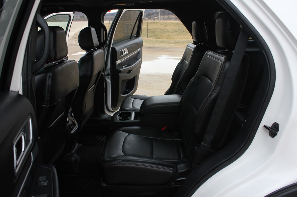 2016 Ford Explorer Image 39