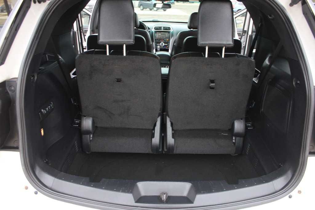2016 Ford Explorer Image 45