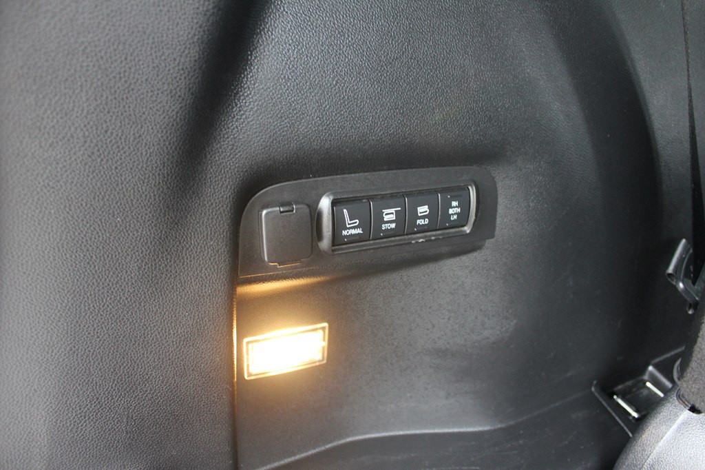 2016 Ford Explorer Image 46