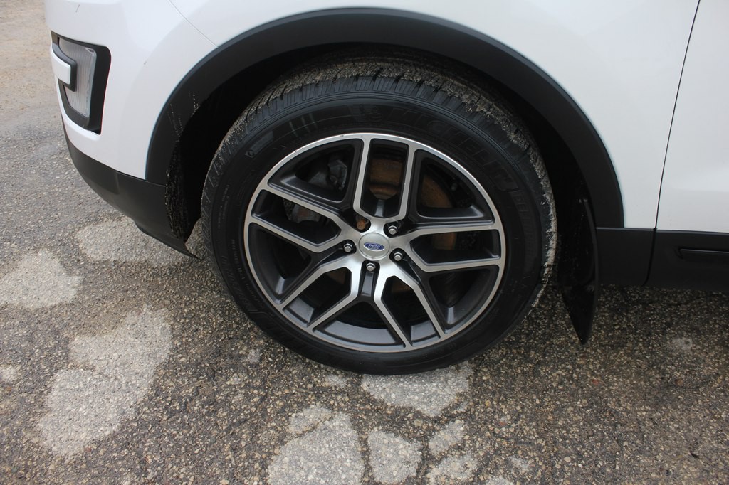 2016 Ford Explorer Image 60